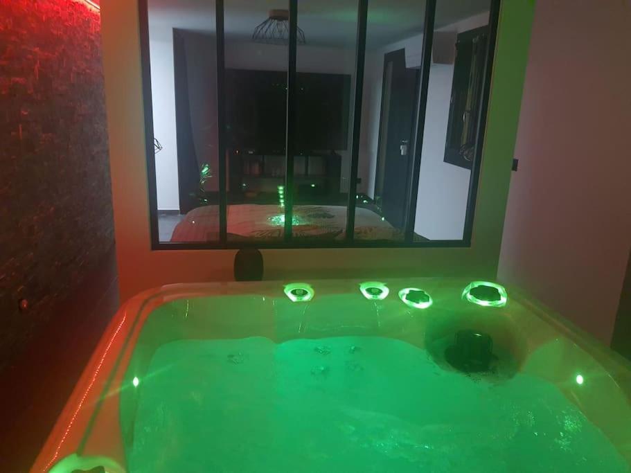 Superbe appartement avec jacuzzi et extérieur Perpignan Extérieur photo