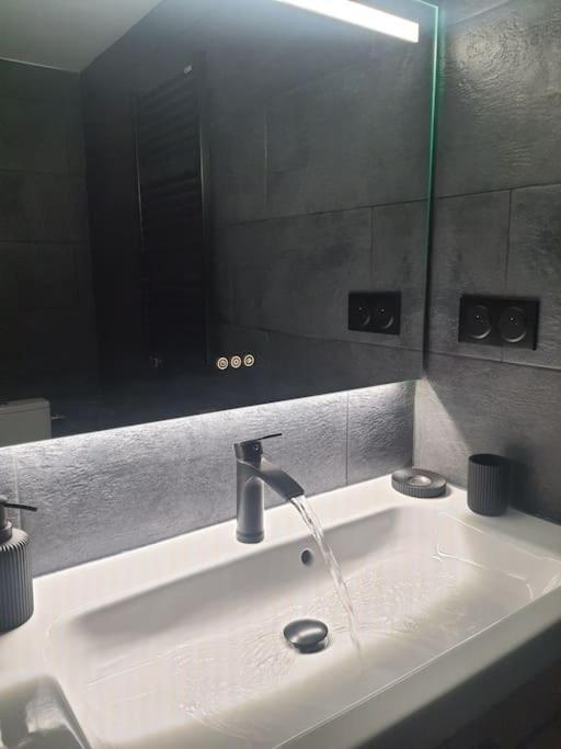 Superbe appartement avec jacuzzi et extérieur Perpignan Extérieur photo